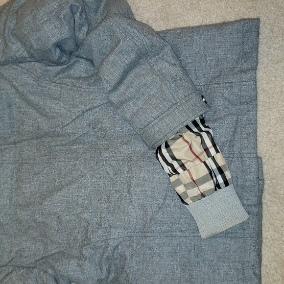 Burberry hooded winter coat. - Picture 12 of 13